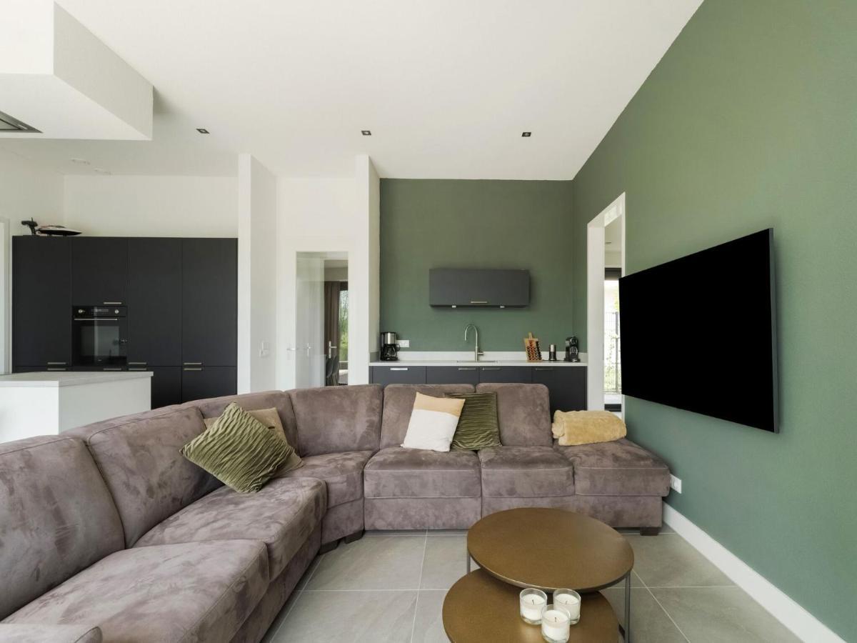 Swanky Villa In Zeewolde With Garden Exterior foto