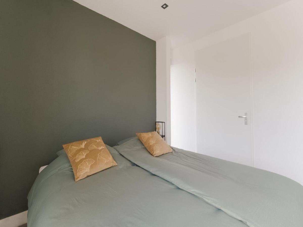 Swanky Villa In Zeewolde With Garden Exterior foto