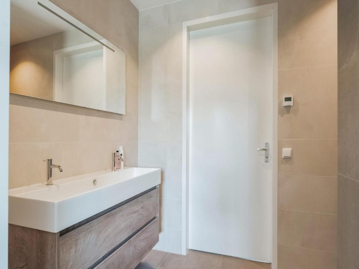 Swanky Villa In Zeewolde With Garden Exterior foto